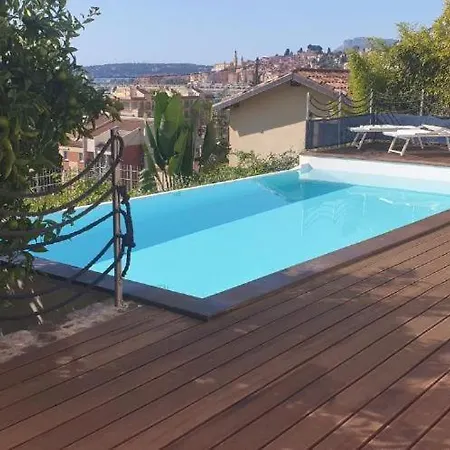 公寓 Luxurious Penthouse With Magnificent Views Over The Bay Of 10 Peoples *