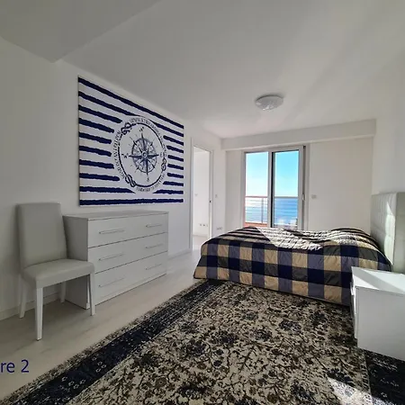 公寓 Luxurious Penthouse With Magnificent Views Over The Bay Of 10 Peoples *