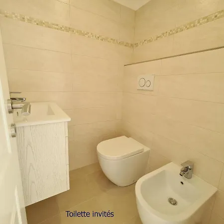 Luxurious Penthouse With Magnificent Views Over The Bay Of 10 Peoples 芒通