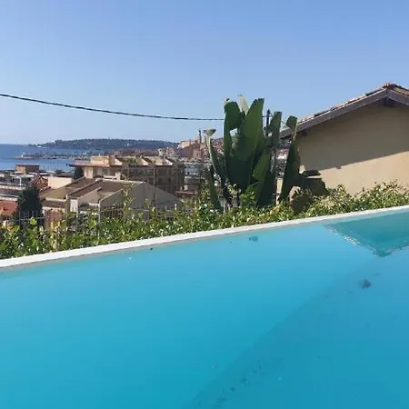 Luxurious Penthouse With Magnificent Views Over The Bay Of 10 Peoples 公寓