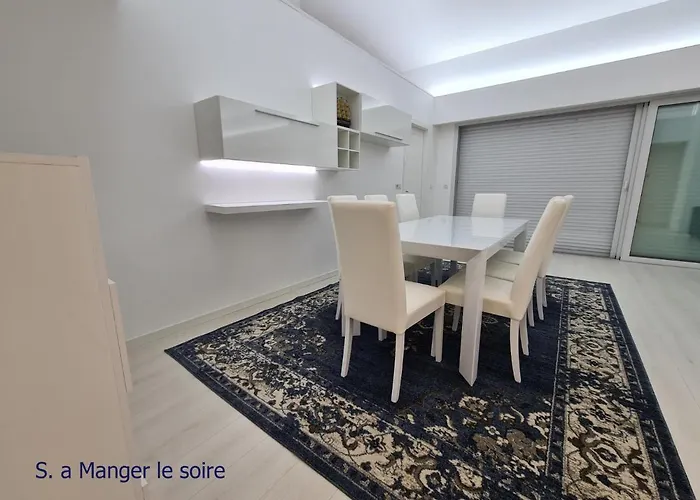 Luxurious Penthouse With Magnificent Views Over The Bay Of 10 Peoples Menton