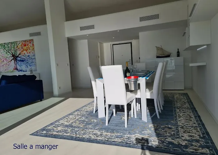 Lejlighed Luxurious Penthouse With Magnificent Views Over The Bay Of 10 Peoples *