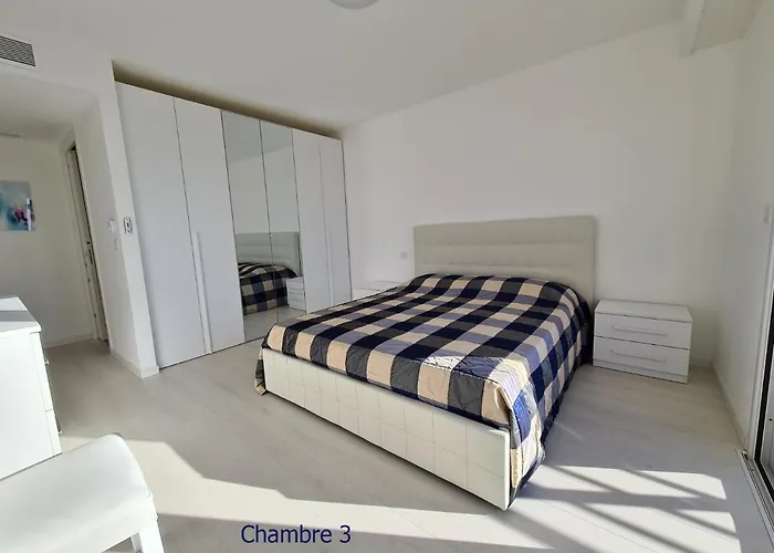 Luxurious Penthouse With Magnificent Views Over The Bay Of 10 Peoples Lejlighed *