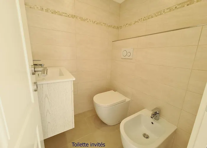 Luxurious Penthouse With Magnificent Views Over The Bay Of 10 Peoples Menton